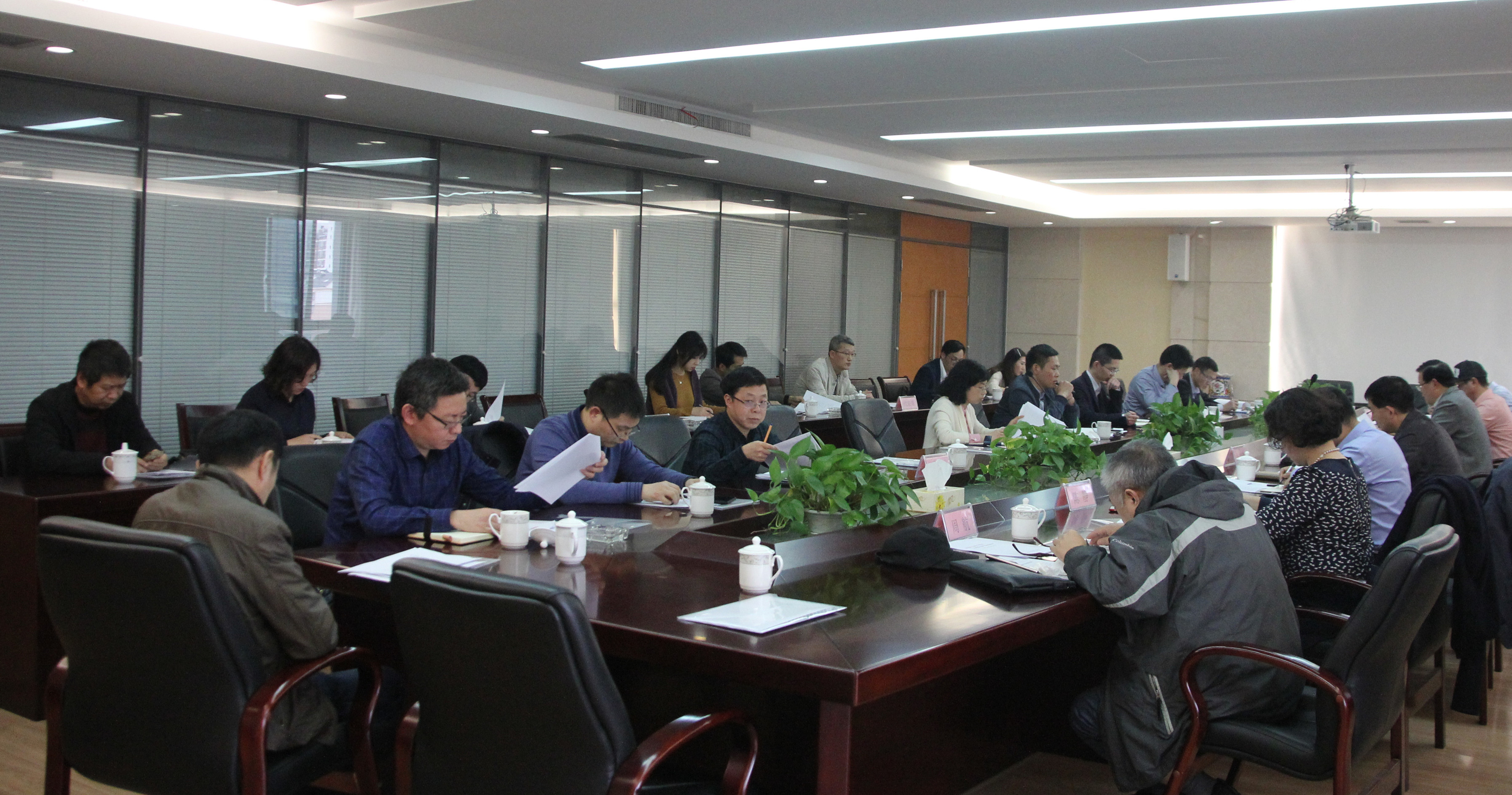 公司资讯 _ 东方财富网